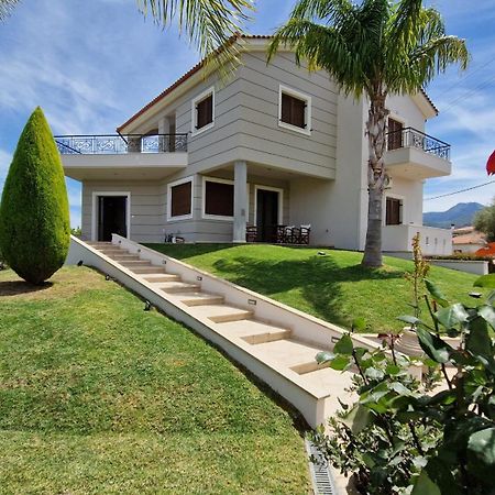Dimitris Villa Aigio Bagian luar foto