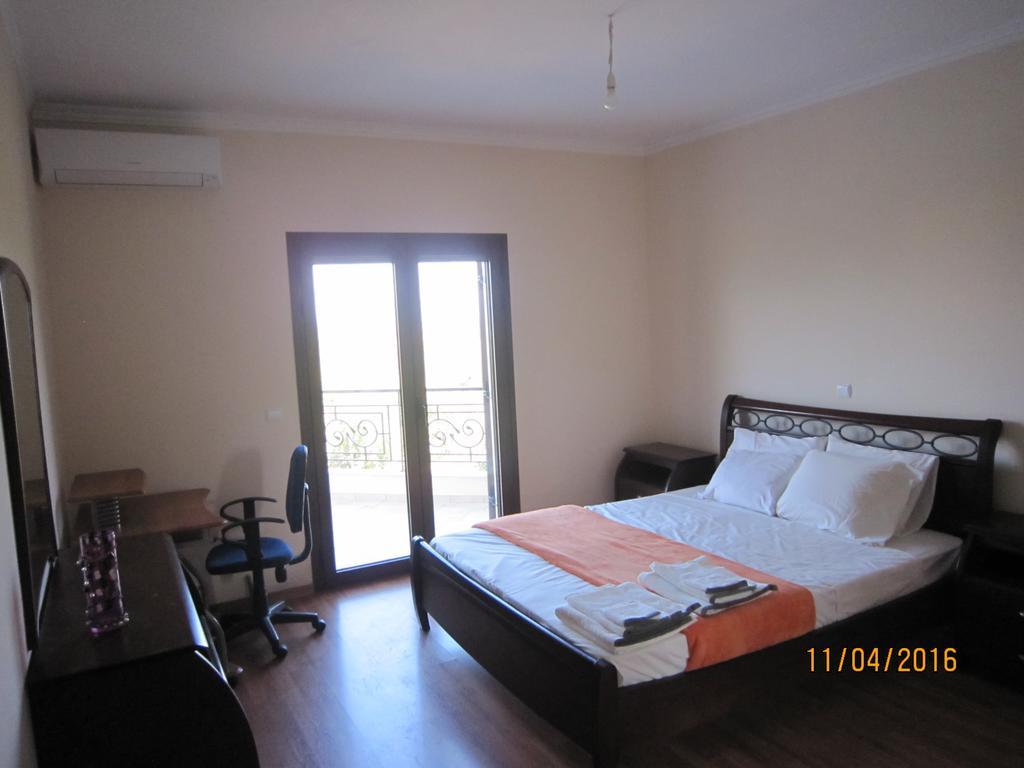 Dimitris Villa Aigio Bagian luar foto