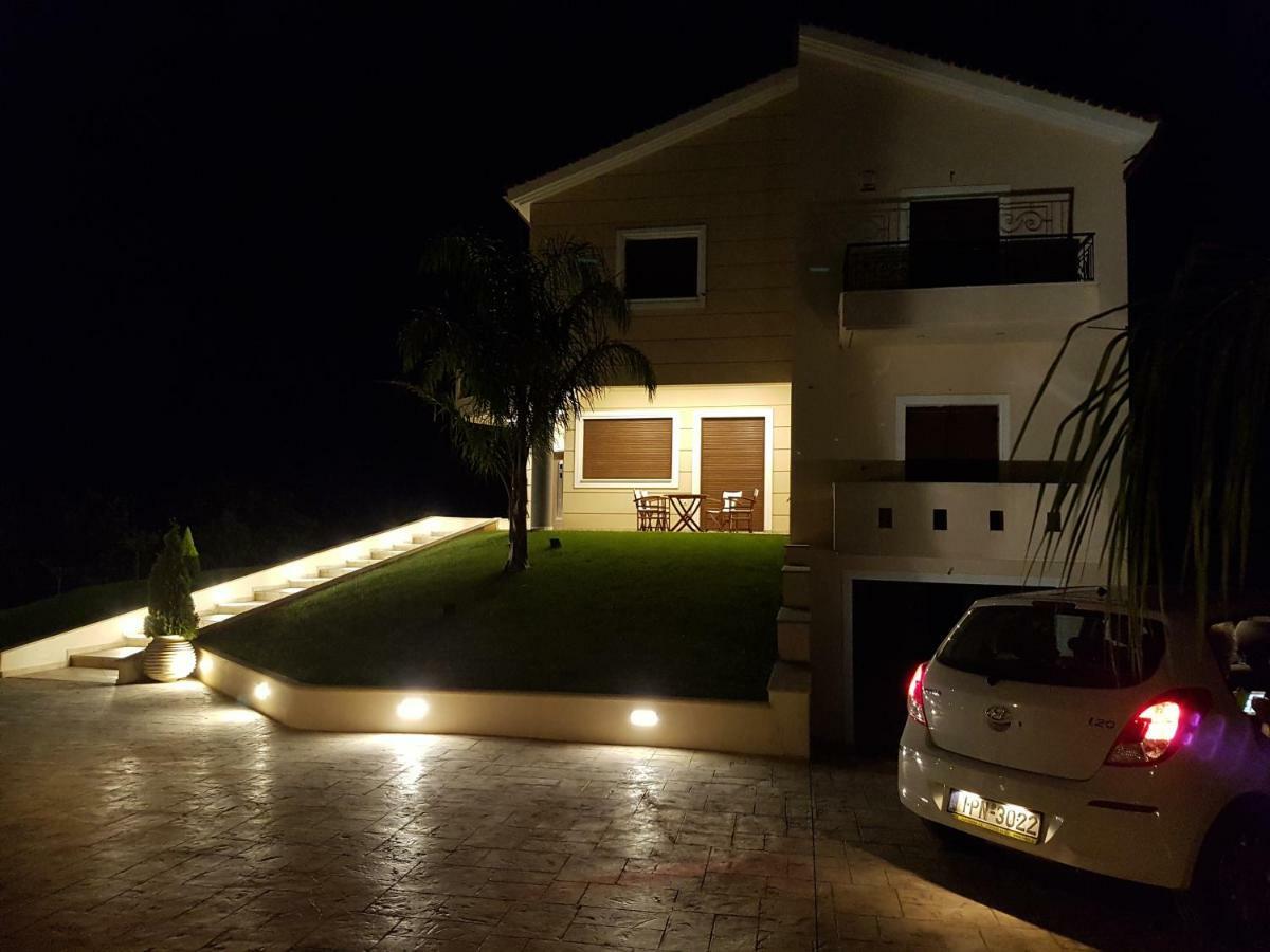 Dimitris Villa Aigio Bagian luar foto