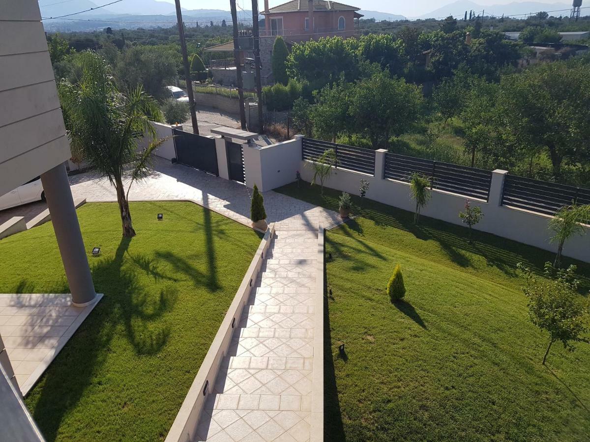 Dimitris Villa Aigio Bagian luar foto