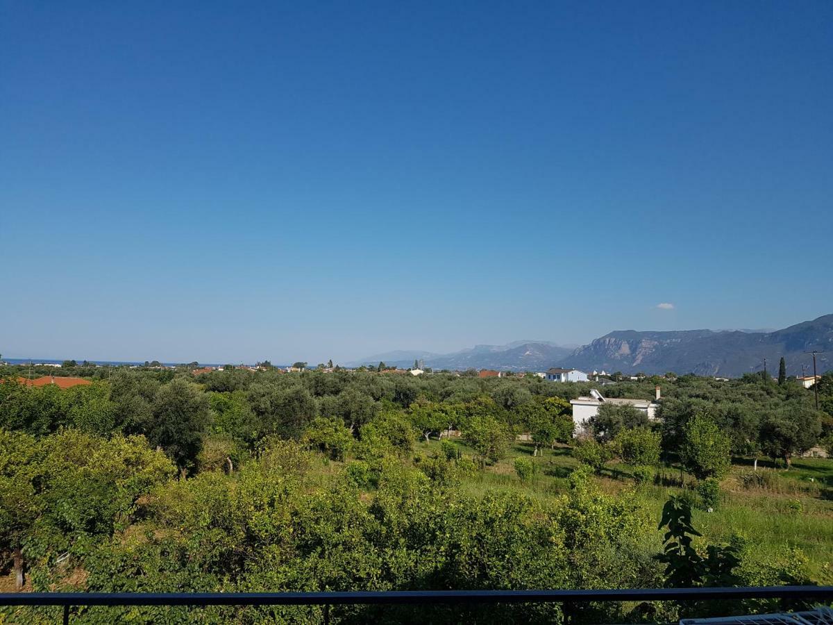 Dimitris Villa Aigio Bagian luar foto