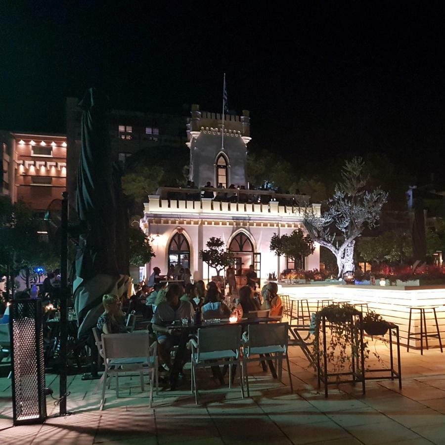 Dimitris Villa Aigio Bagian luar foto