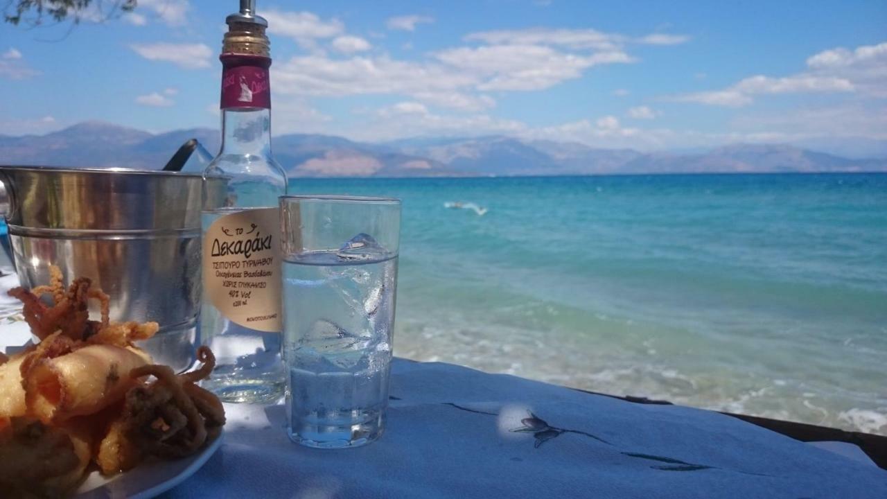 Dimitris Villa Aigio Bagian luar foto