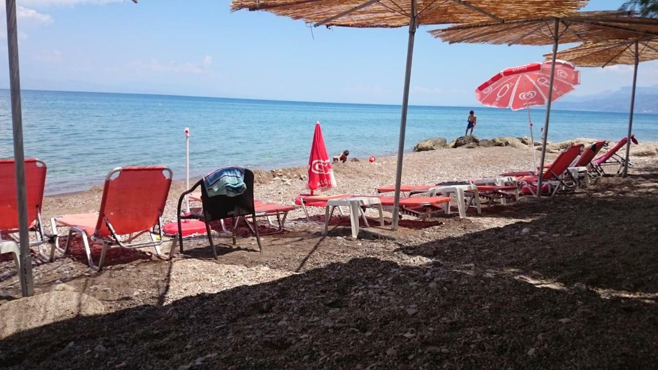 Dimitris Villa Aigio Bagian luar foto